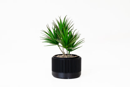 Round Ribbed Plant Pot