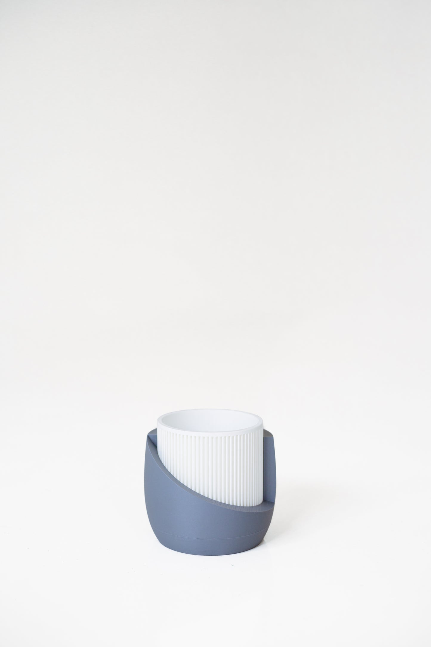 Two-Tone Curved Planter